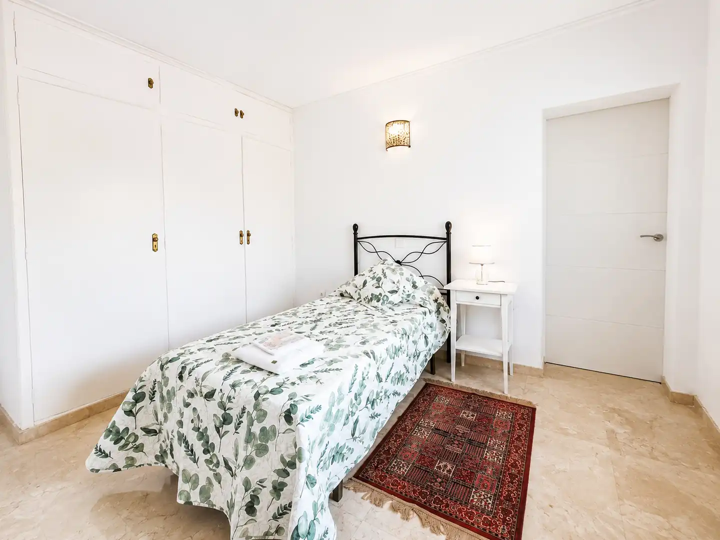 Habitación de Casa o chalet de alquiler en Benalmádena con Jardín privado y Amueblado