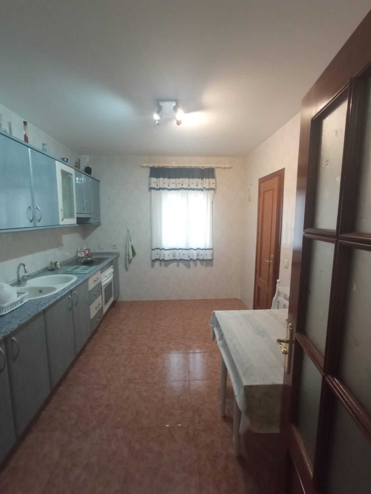 Kitchen of Flat for sale in Valdepeñas de Jaén  with Air Conditioner and Heating