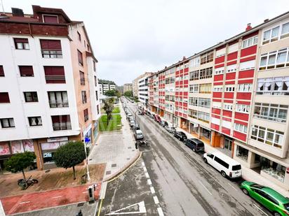 Vista exterior de Pis en venda en Castrillón amb Parquet, Traster i Moblat