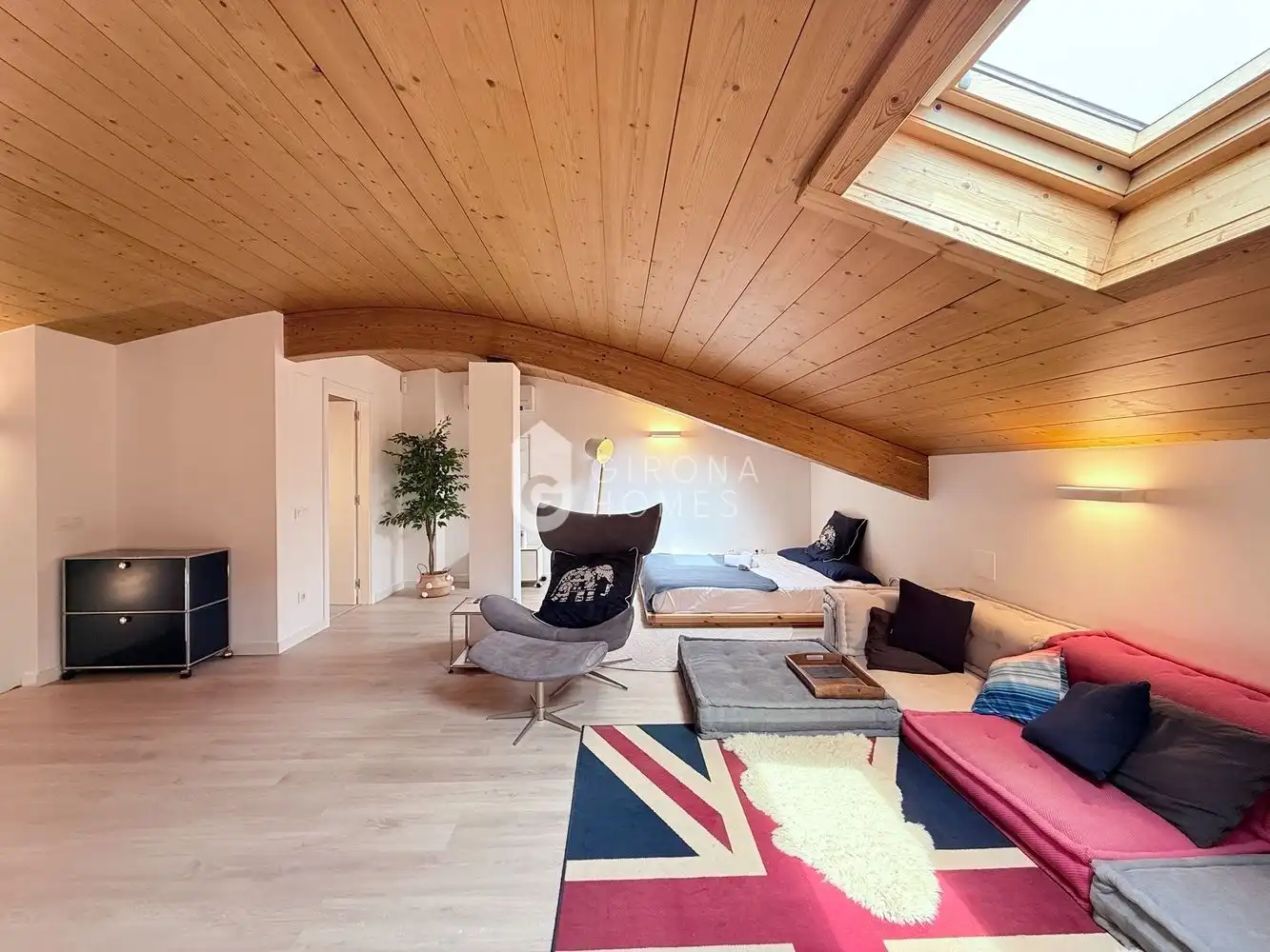 Living room of Apartments for rent in Girona  with Air Conditioner, Terrace and Furnished