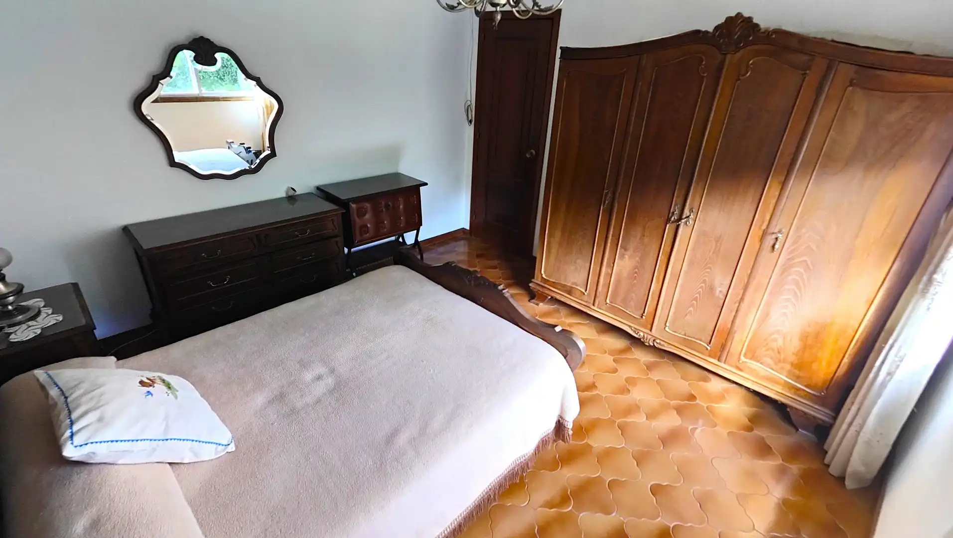 Dormitori de Casa o xalet en venda en Santiago de Compostela  amb Jardí privat i Moblat