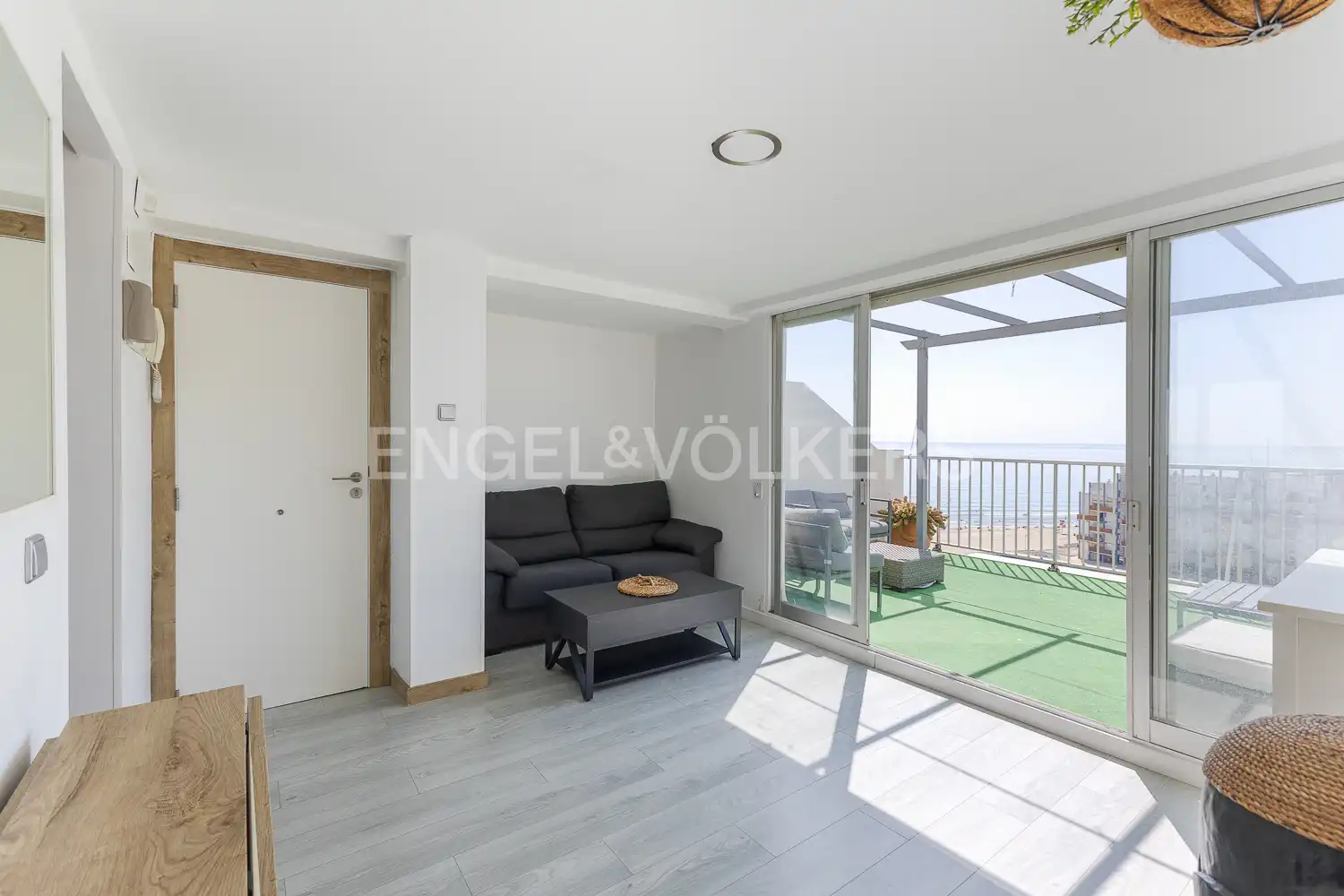 Sala d'estar de Àtic de lloguer en Valencia amb Calefacció, Jardí privat i Balcó