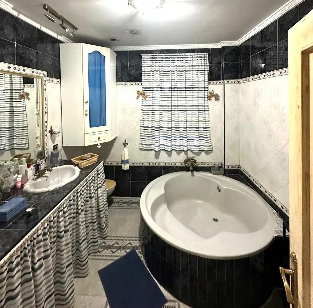 Bany de Casa o xalet en venda en El Puerto de Santa María amb Jardí privat
