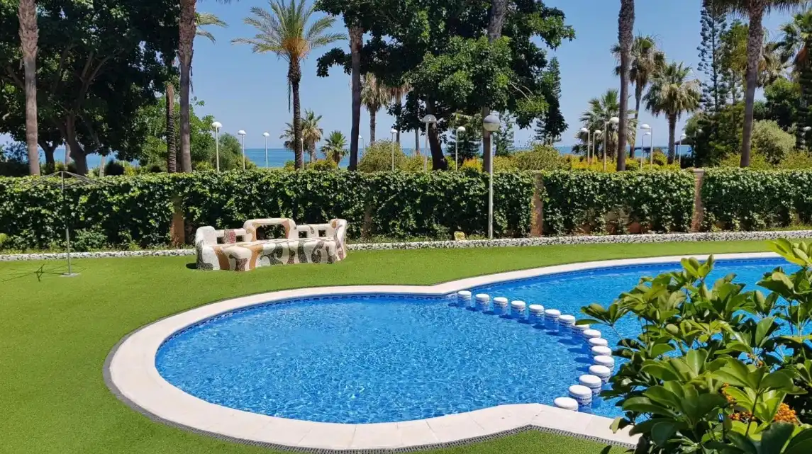 Piscina de Apartament en venda en Oropesa del Mar / Orpesa amb Terrassa, Piscina i Moblat