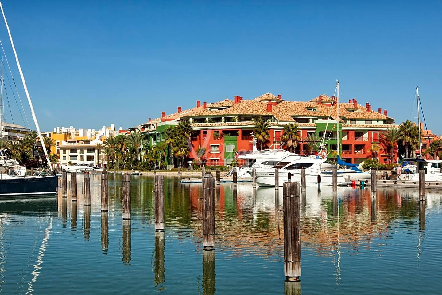 Vista exterior de Àtic de lloguer en Sotogrande amb Aire condicionat, Calefacció i Terrassa