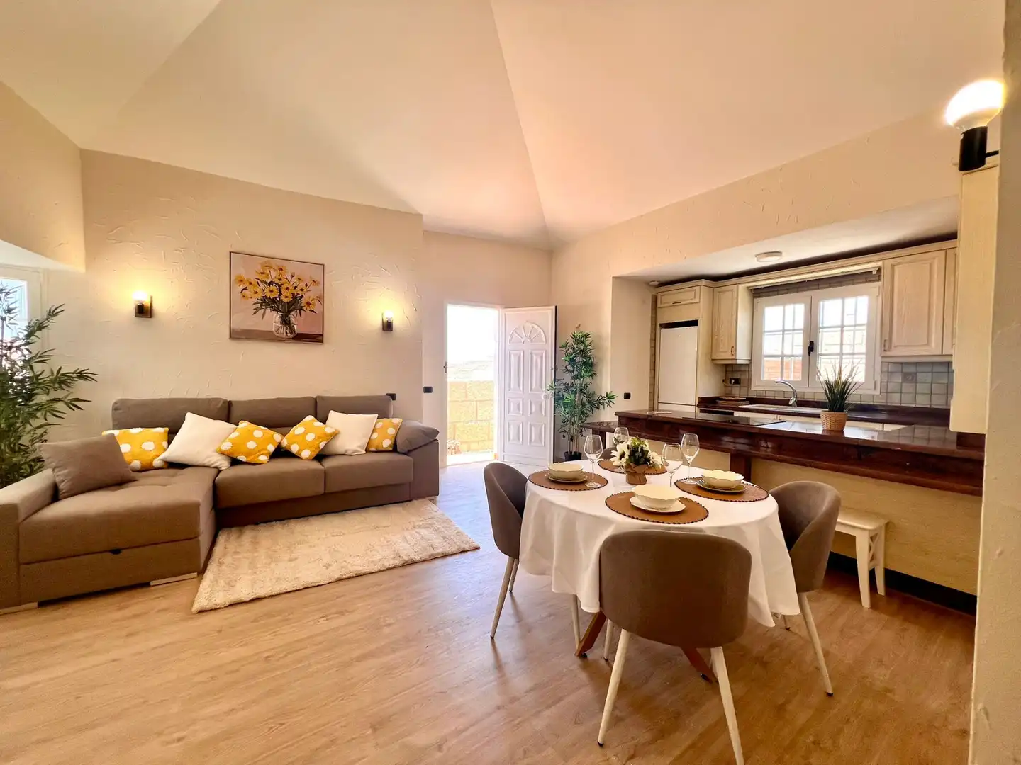 Detached homes for sale in Calle los Prismas, Arico