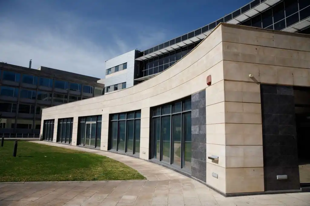 Außenansicht von Gebäude zur Miete in El Prat de Llobregat