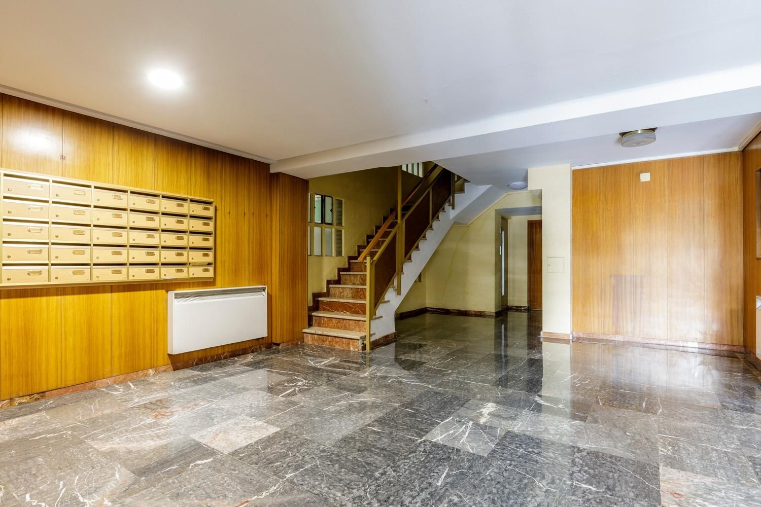 Flat for sale in  Zaragoza Capital  with Air Conditioner, Heating and Balcony