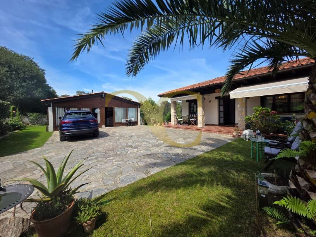 Exterior view of House or chalet for sale in Llanes  with Heating, Private garden and Terrace