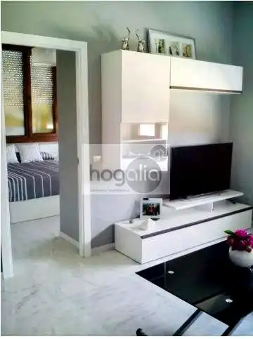 Habitación de Piso de alquiler en Sevilla con Aire acondicionado, Piscina y Amueblado