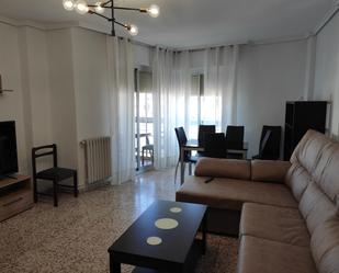 Flat to share in Calle Hermanos Falco, Hospital