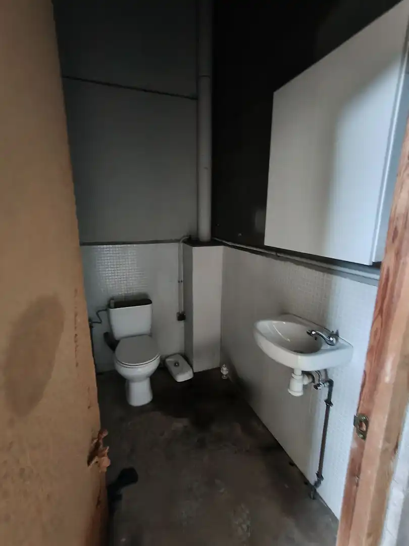 Bany de Nau industrial en venda en Begues, Barcelona