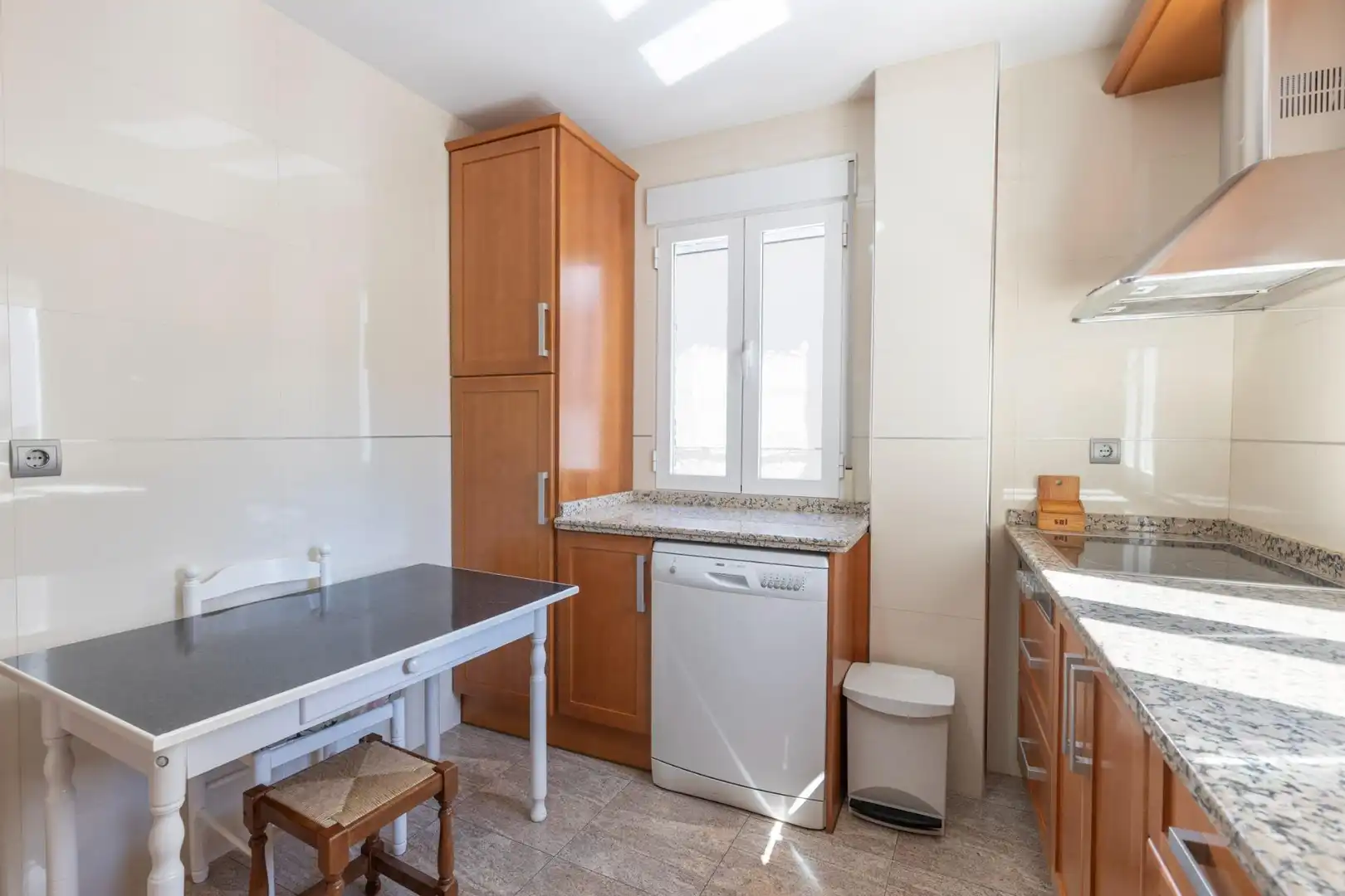 Cuina de Casa o xalet en venda en Dílar amb Aire condicionat i Balcó