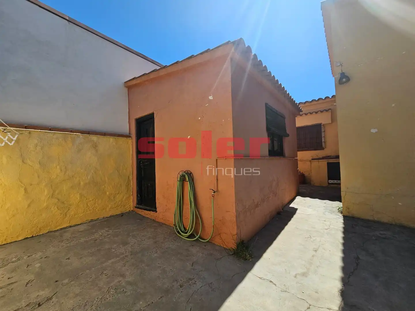 Exterior view of Houses for sale in Rubí  with Private garden, Terrace and Storage room