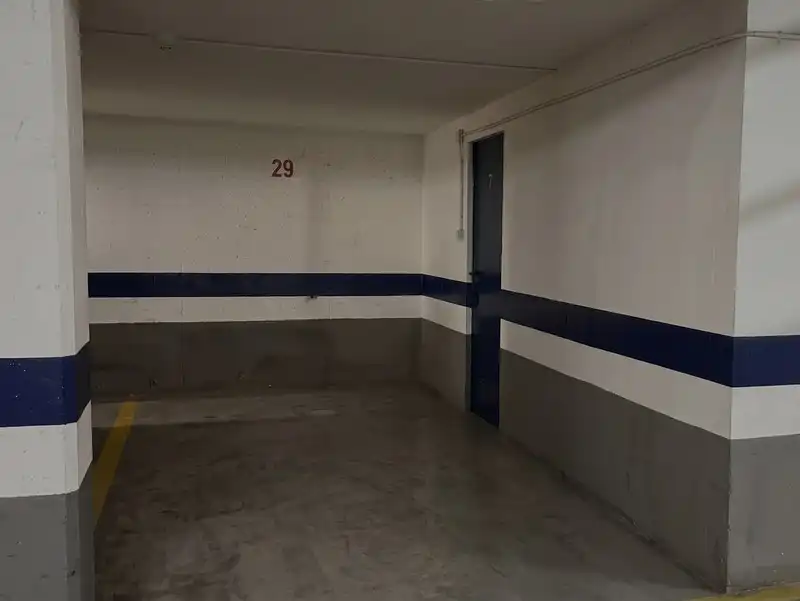 Aparcament de Garatge de lloguer en Zaragoza