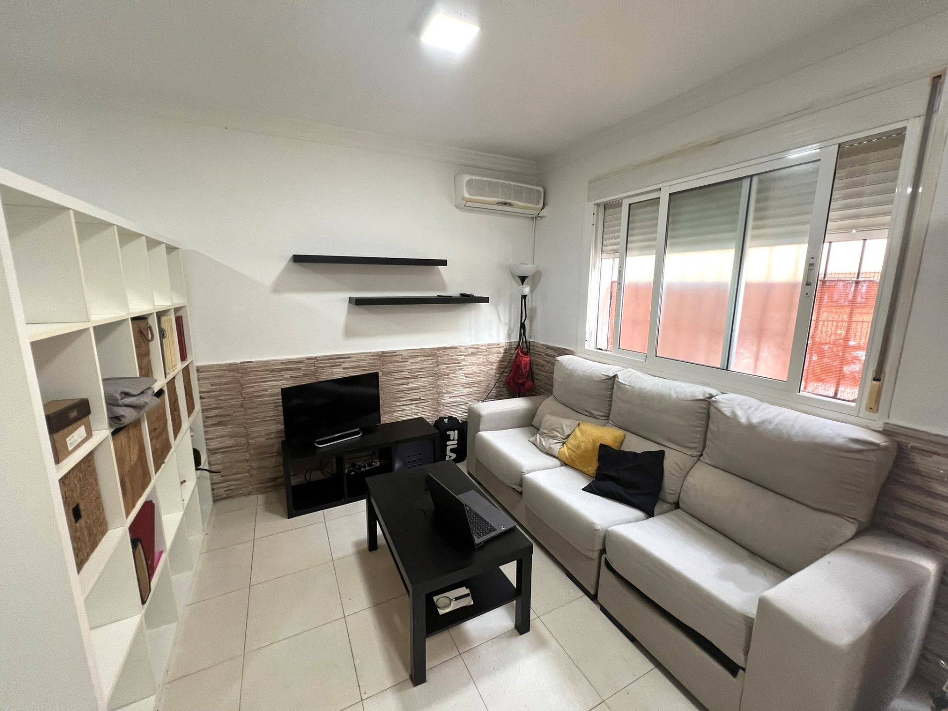 Sala d'estar de Estudi en venda en Málaga Capital amb Aire condicionat i Moblat