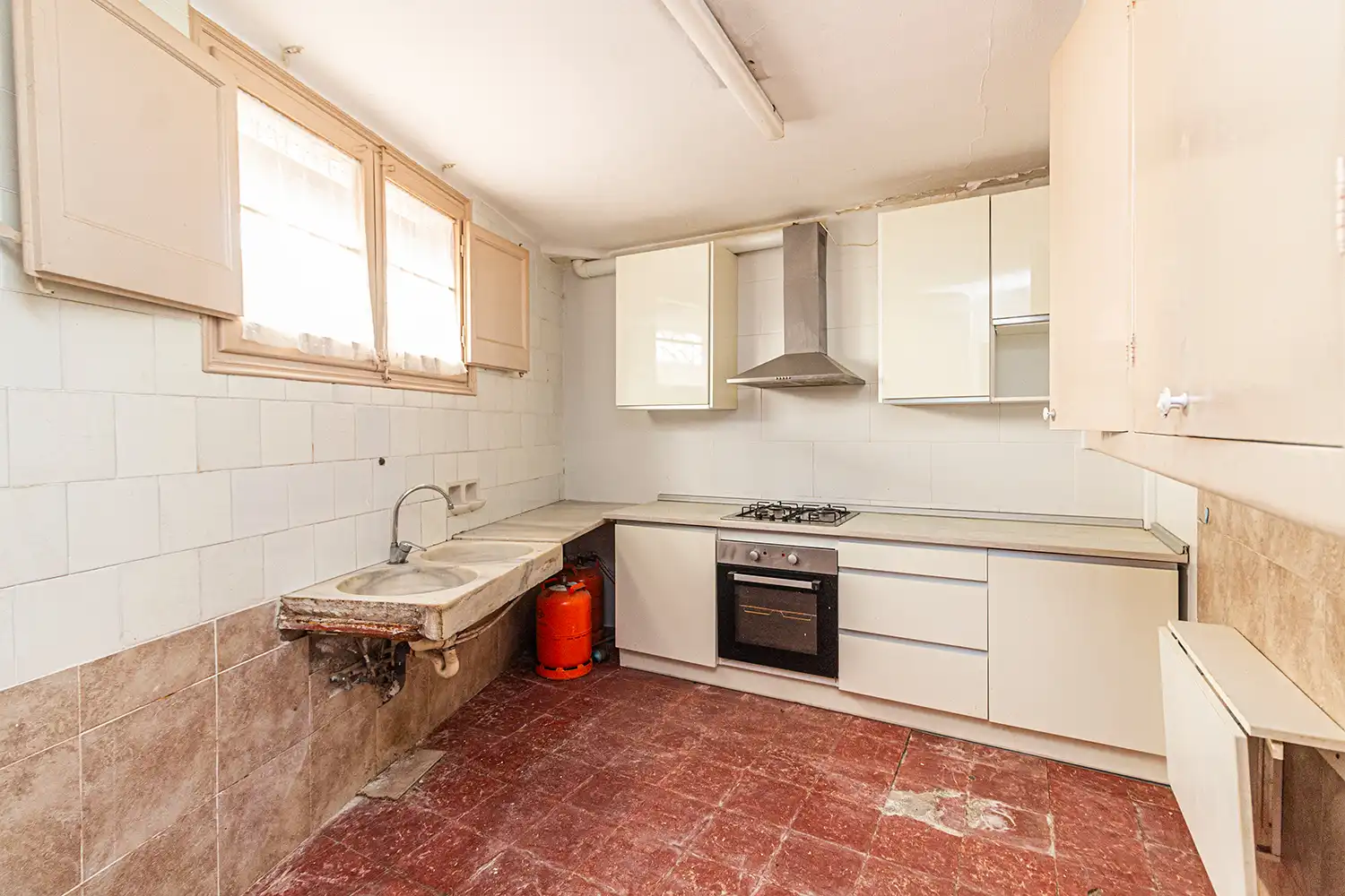 Küche von Haus oder Chalet zum Verkauf in Sant Pol de Mar mit Terrasse