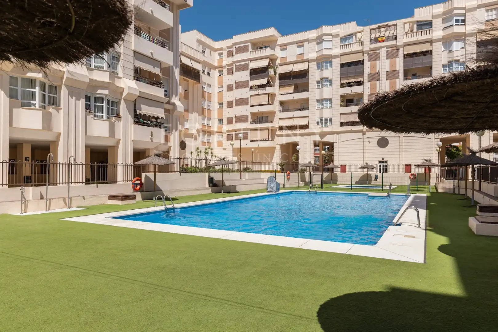 Piscina de Àtic en venda en Málaga amb Aire condicionat, Terrassa i Traster