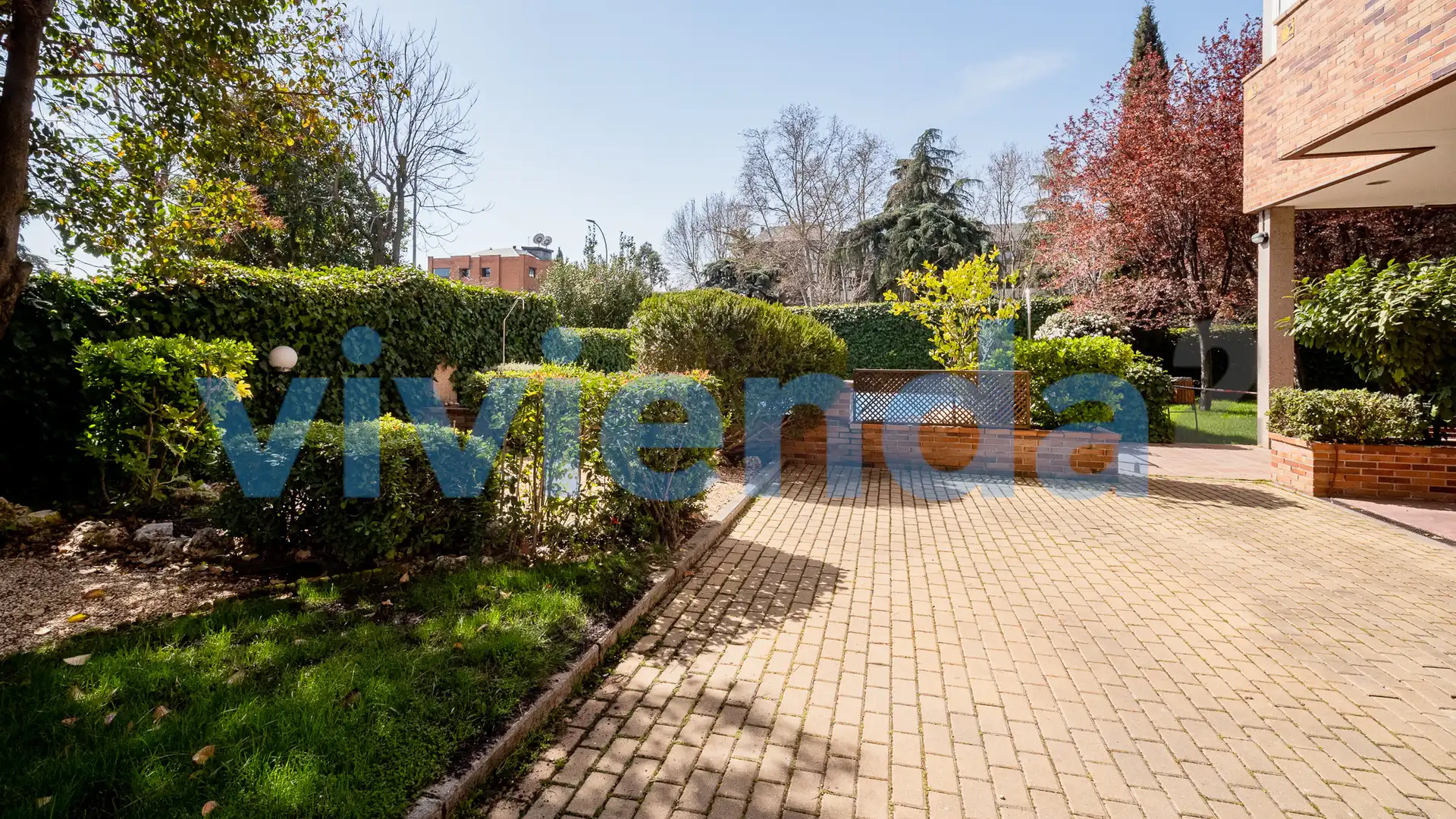 Jardín de Piso en venta en  Madrid Capital con Aire acondicionado, Calefacción y Terraza