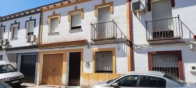 Casa-chalet en Venta en C/ Maestro Luis Buenosvinos  en Bujalance