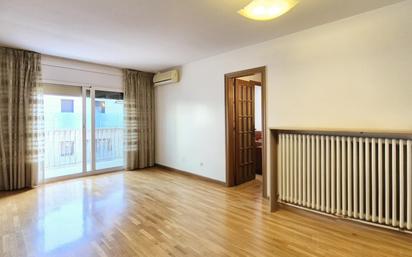 Living room of Flat for sale in Terrassa  with Air Conditioner, Heating and Terrace