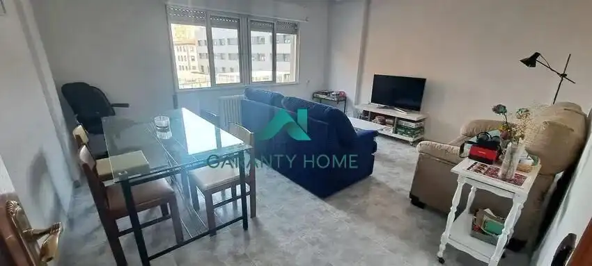 Flat with balcony to rent in San Bernardo - Carmelitas - Campus, imagen 3