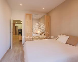 Bedroom of Flat to rent in  Barcelona Capital  with Air Conditioner, Heating and Balcony