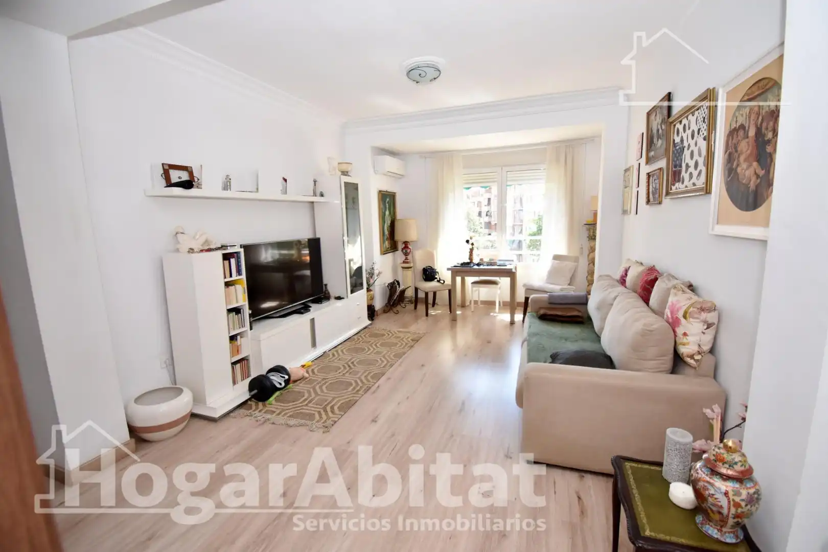 Sala de estar de Piso en venta en  Valencia Capital con Aire acondicionado, Parquet y Balcón