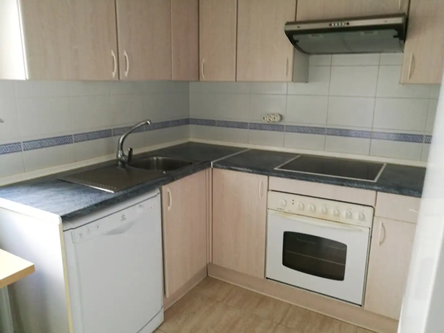 Cocina de Piso de alquiler en Pinto con Trastero, Amueblado y Horno