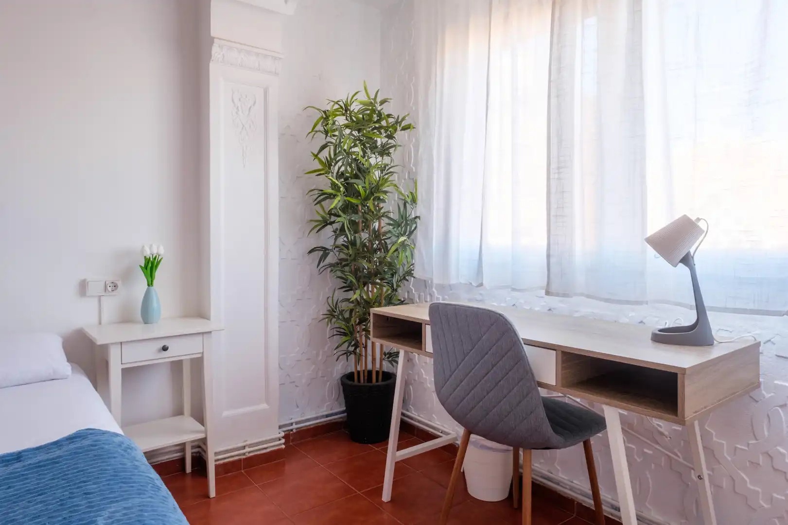 Flat for rent in Calle de la Duquesa de Villahermosa, Ciudad Jardín - Parque Roma