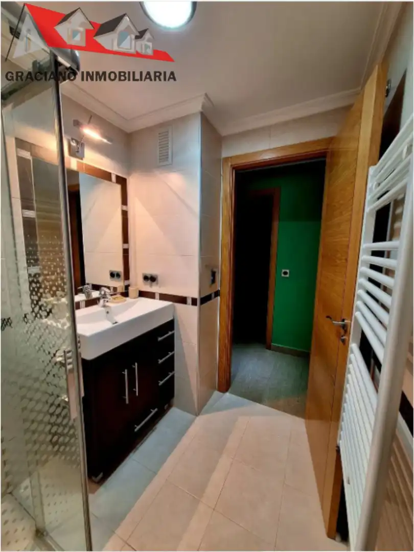 Baño de Piso en venta en La Gineta con Aire acondicionado, Calefacción y Amueblado