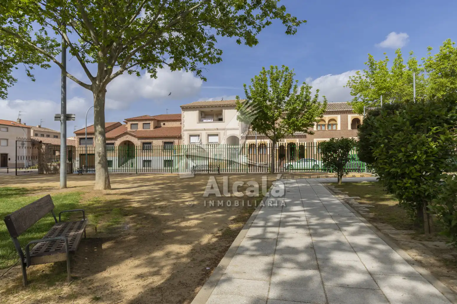 Vista exterior de Casa adosada en venta en Torrijos con Aire acondicionado, Calefacción y Terraza