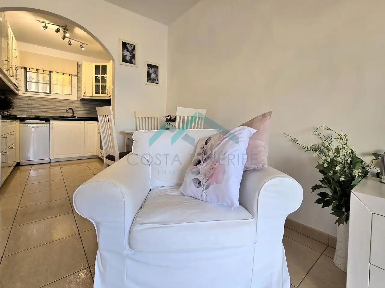 Wohnzimmer von Erdgeschoss zum Verkauf in Arona mit Klimaanlage, Terrasse und Möbliert