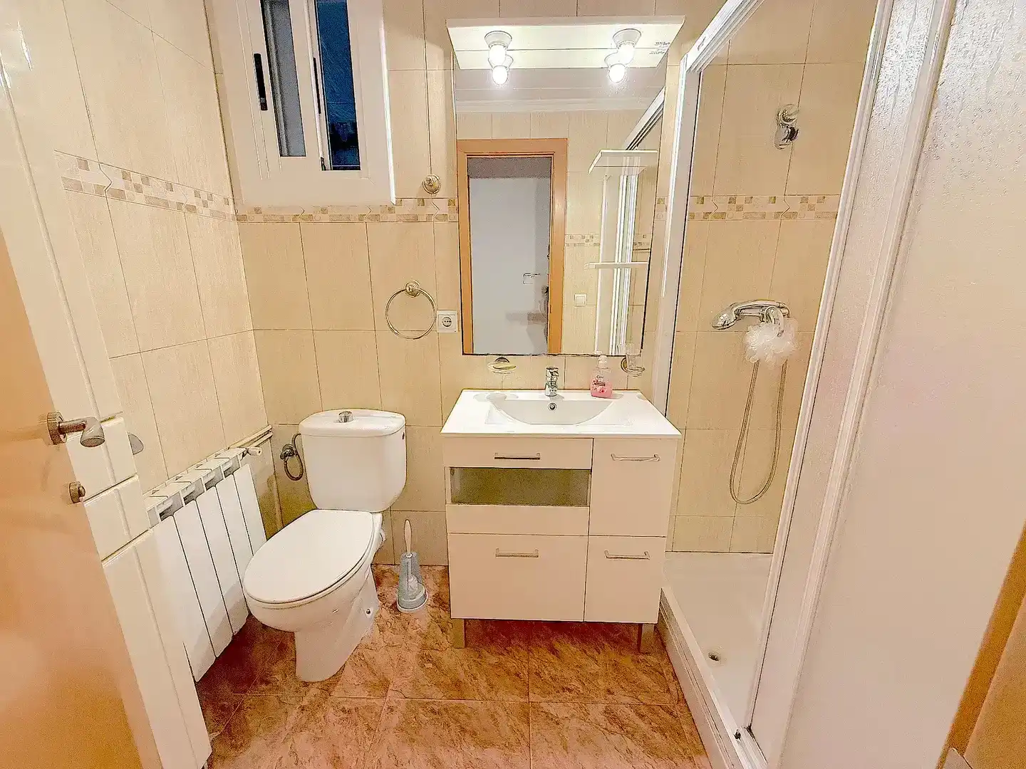 Bathroom of Flat for sale in Rubí  with Air Conditioner and Heating