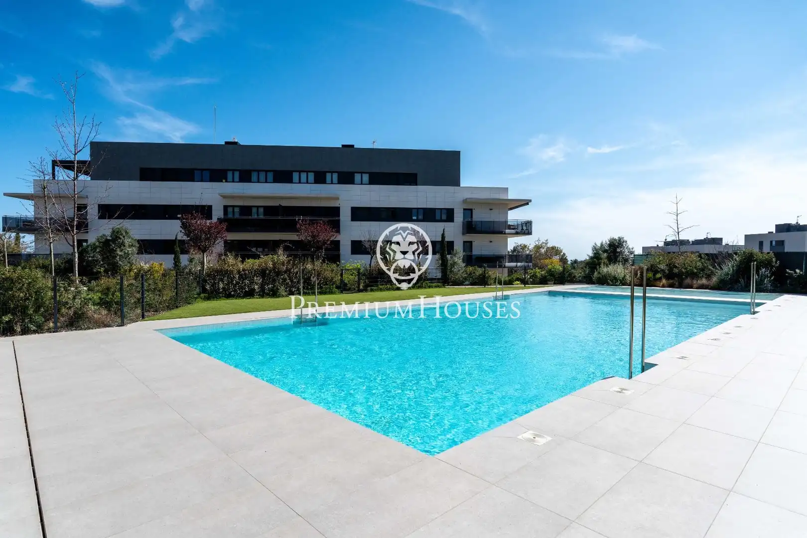 Piscina de Planta baixa en venda en Sitges amb Aire condicionat, Calefacció i Jardí privat