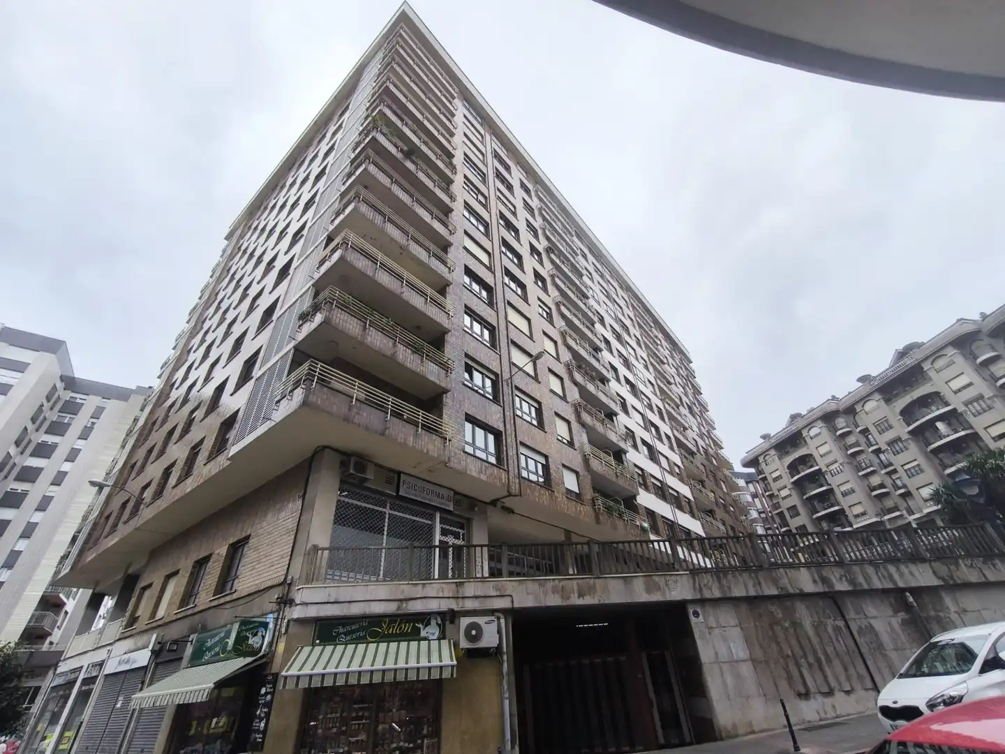 Vista exterior de Pis en venda en Portugalete amb Calefacció, Jardí privat i Moblat