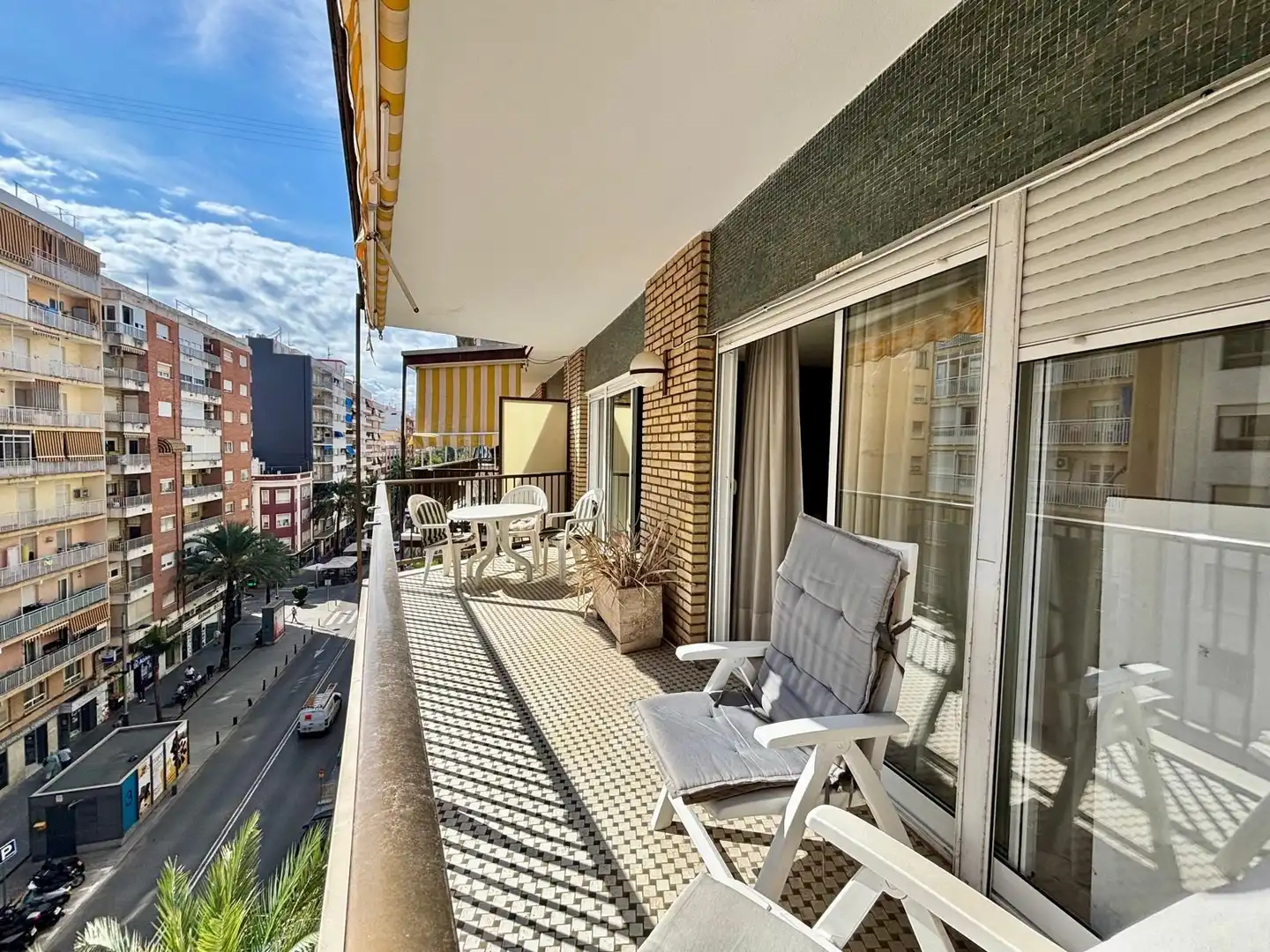 Vista exterior de Piso en venta en Gandia con Calefacción, Terraza y Balcón