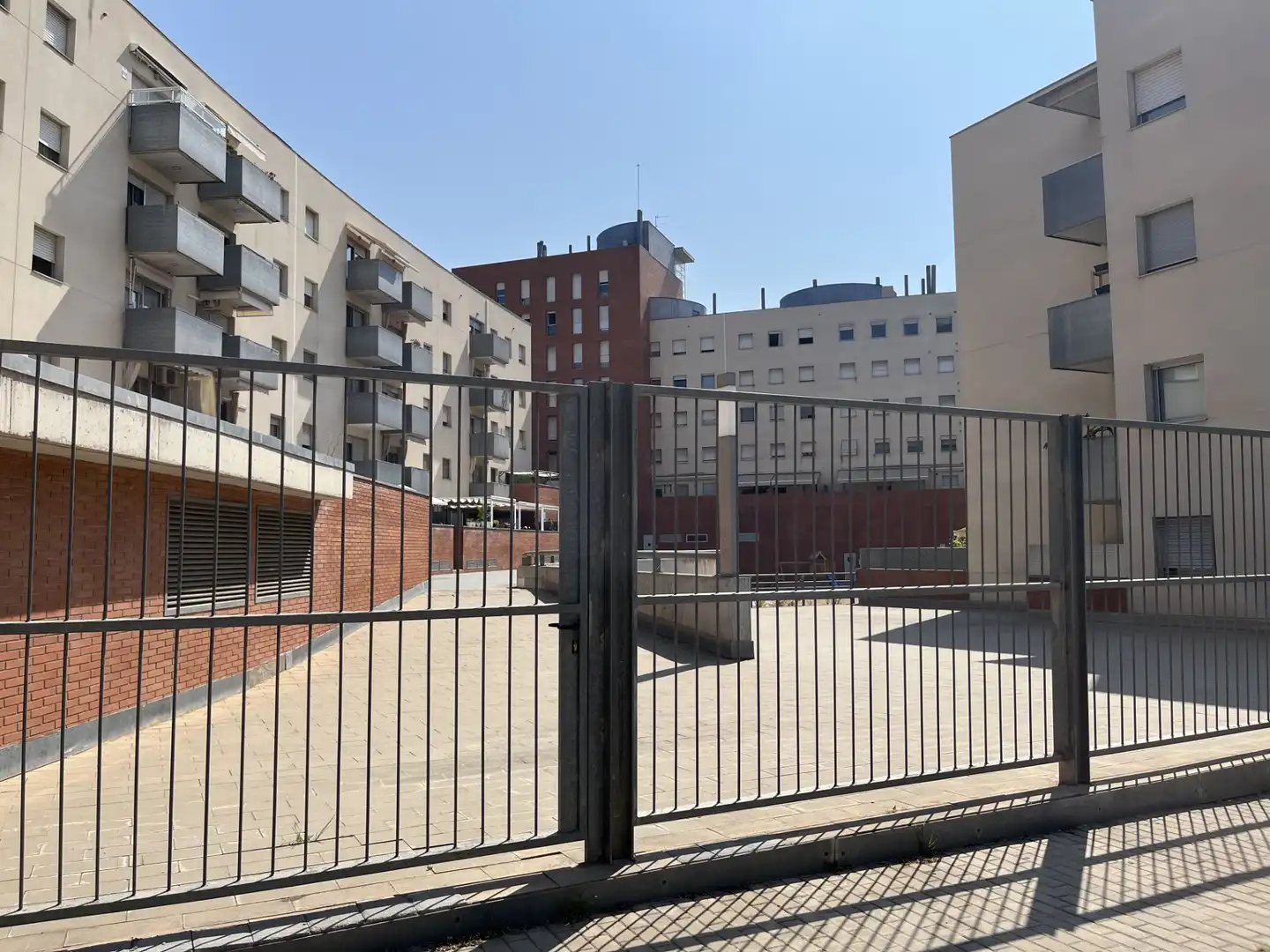 Vista exterior de Piso en venta en Sabadell con Calefacción