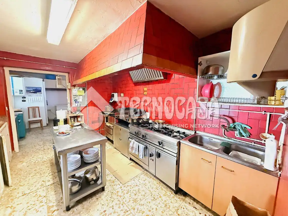Cocina de Casa o chalet en venta en Torrejoncillo del Rey con Aire acondicionado, Calefacción y Jardín privado