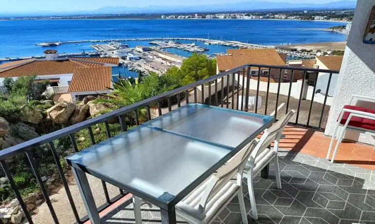 Apartment with garden for sale in Almadrava - Canyelles - Puig-Rom