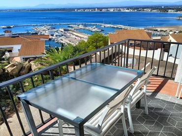 Apartment with garden for sale in Almadrava - Canyelles - Puig-Rom
