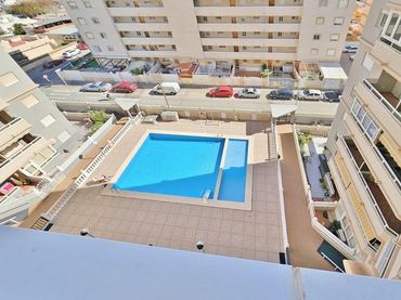 Pis amb piscina en venda a Calle JOVEN PURA