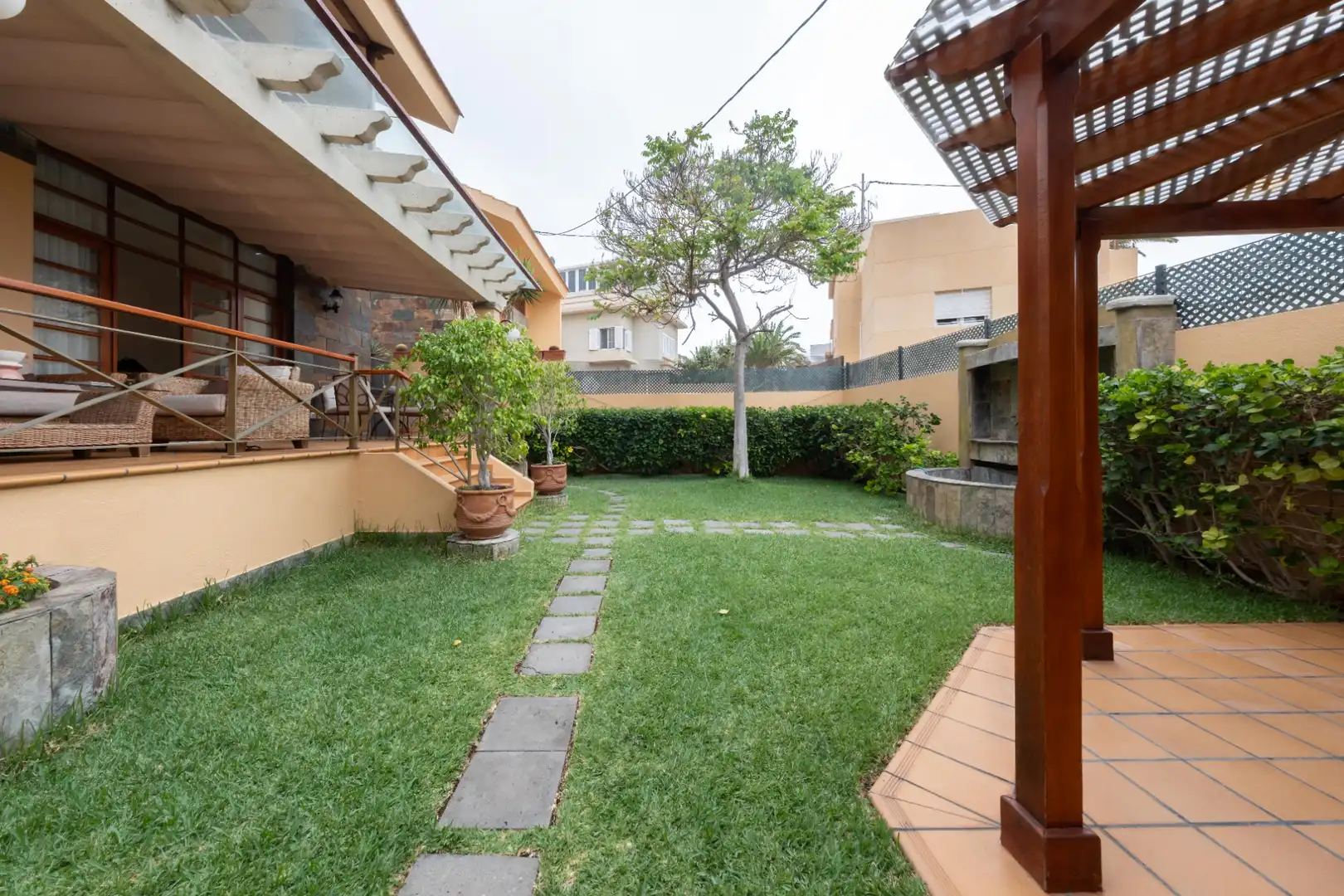 Casa aparellada amb terrassa en venda a Calle Pío XII 39, imagen 9