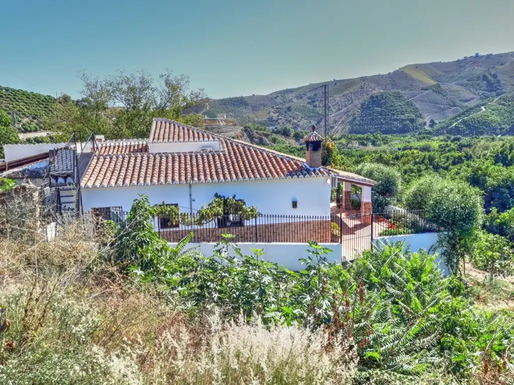 Vista exterior de Finca rústica en venta en Benamargosa con Aire acondicionado, Jardín privado y Terraza