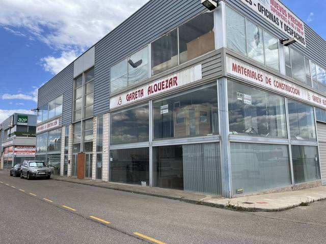 Local comercial en Alquiler en Avenida Zaragoza en Alcañiz