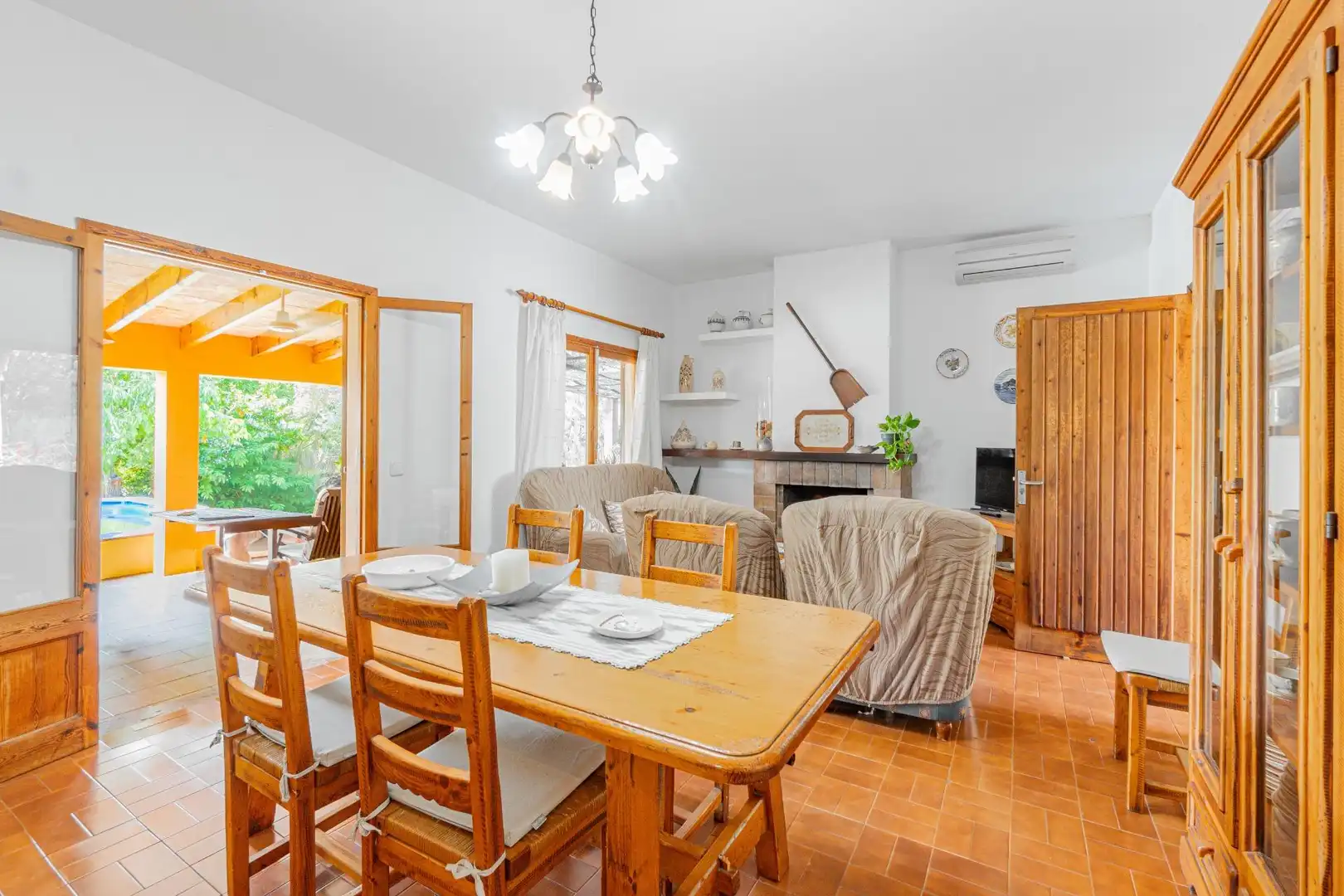 Menjador de Casa o xalet en venda en Pollença amb Aire condicionat, Jardí privat i Terrassa