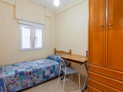 Bedroom of Flat to share in  Valencia Capital  with Heating, Furnished and Washing machine