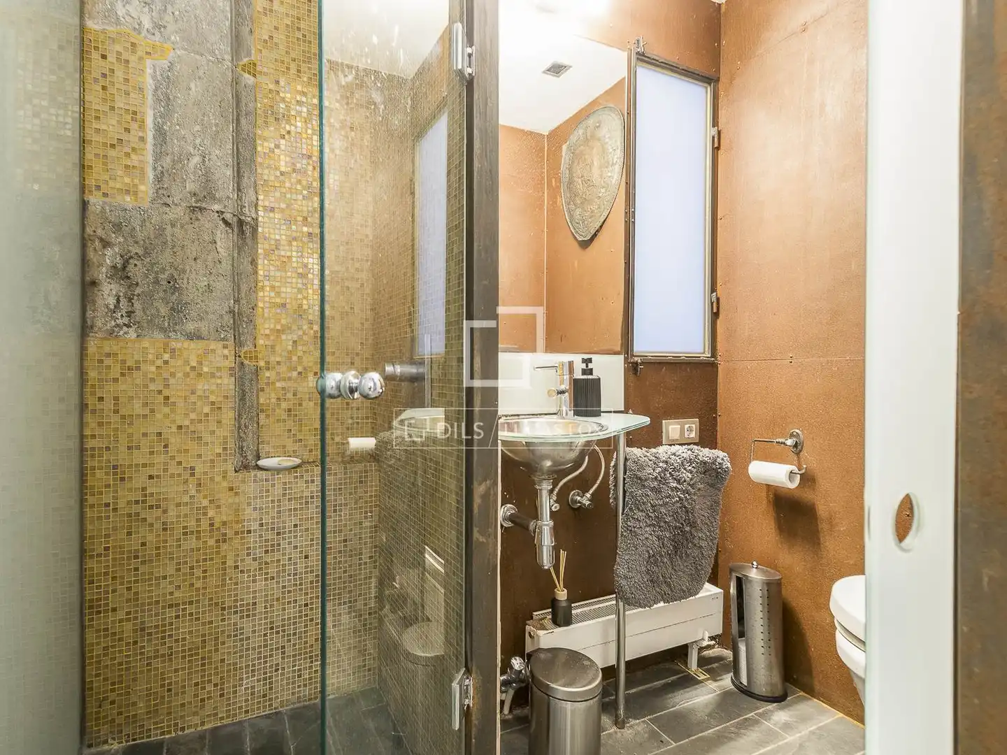 Baño de Piso en venta en Barcelona con Aire acondicionado, Calefacción y Terraza