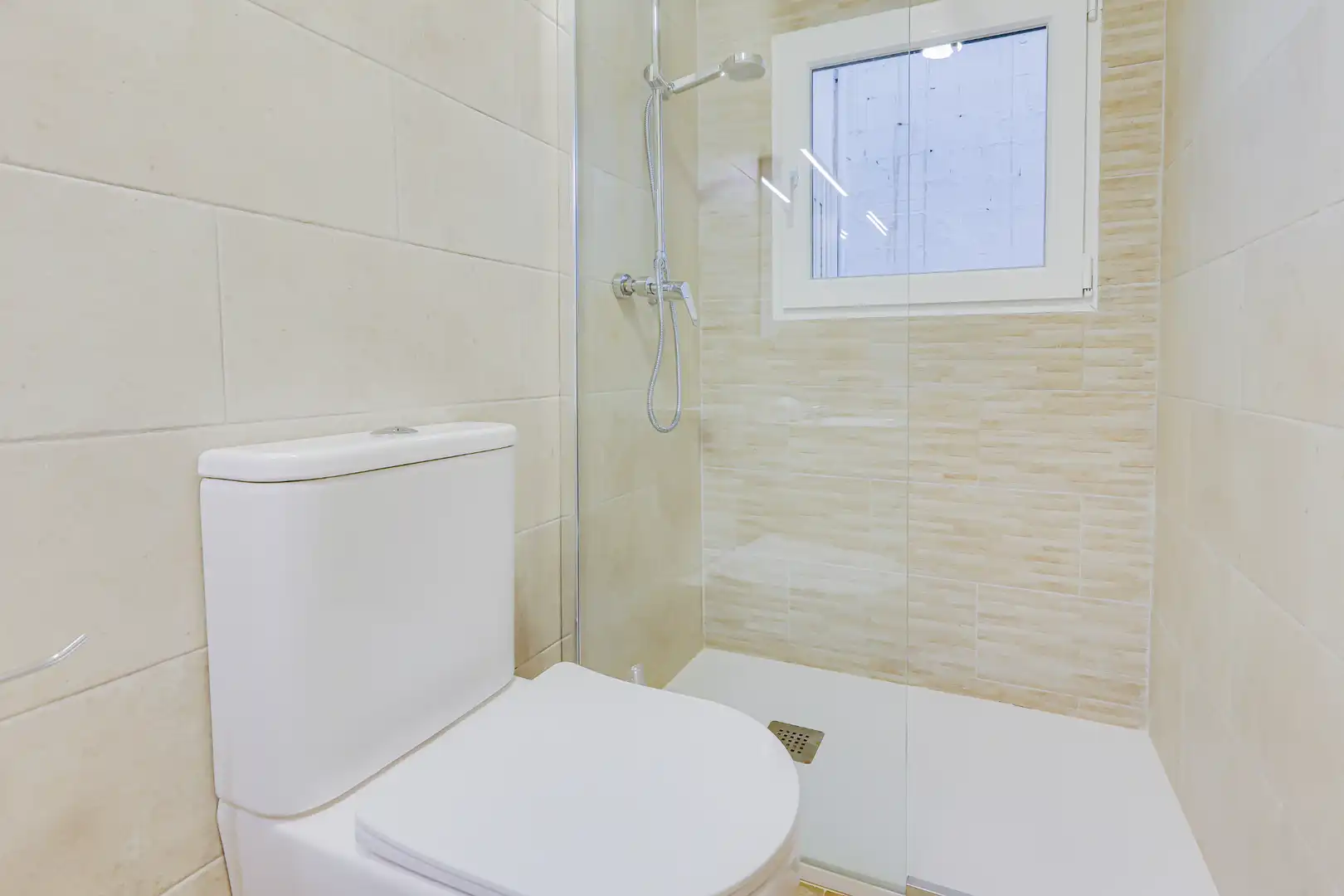 Piso en venta en Carrer Josep Tarradellas, Els Pins