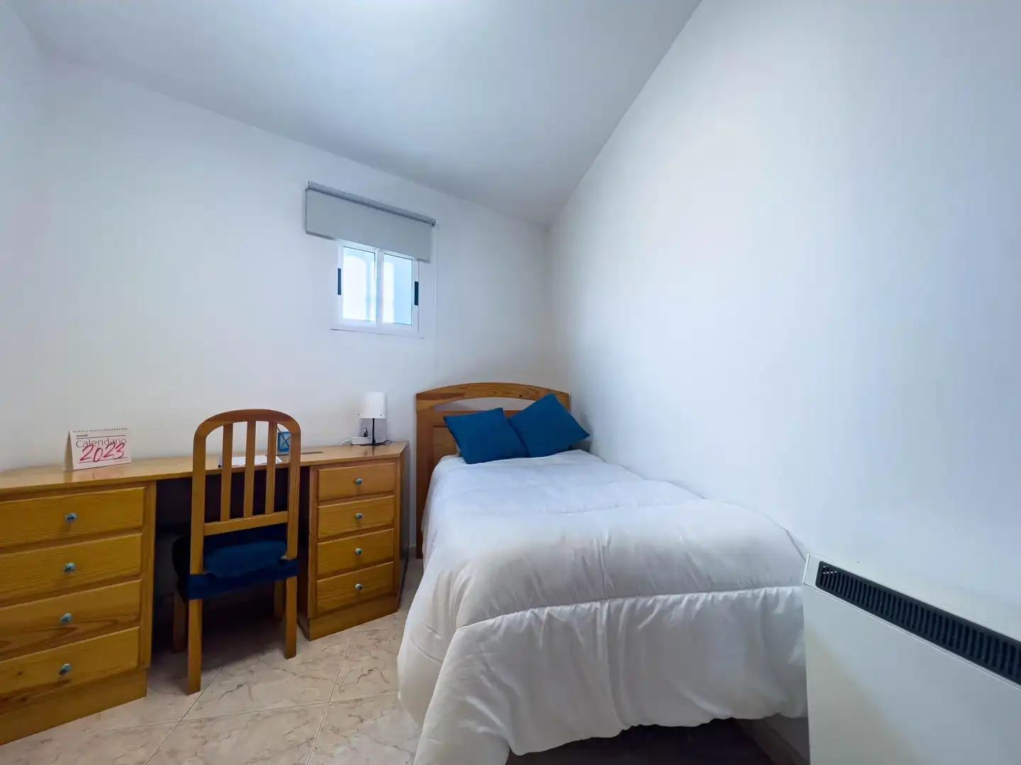 Schlafzimmer von Wohnung zur Miete in O Grove   mit Heizung